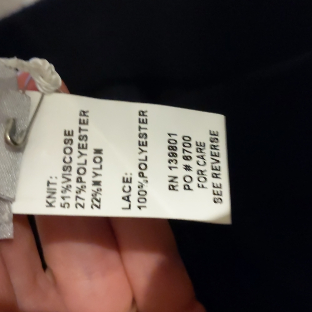 🆕🌿REVERSIBLE KNIT/LACE SKIRT🌿 - Picture 9 of 9